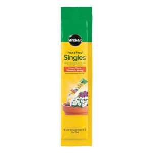 Miracle Gro Pour & Feed Singles – 2 FL