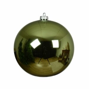 Glass Bauble - Green Tea, 5.91": Shiny finish, silver hanger, ideal for adding a refreshing touch to your holiday décor.