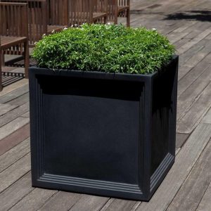 Sandhurst Square Planter – Campania – Onyx – Small