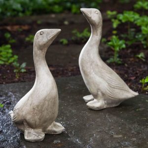 Kates Goose Statue – Campania – Verde – 6.5″ x 8″ x 13.75″