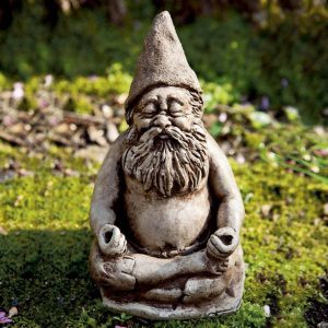 Fred Statue – Campania – Brownstone – 4″ x 6.75″
